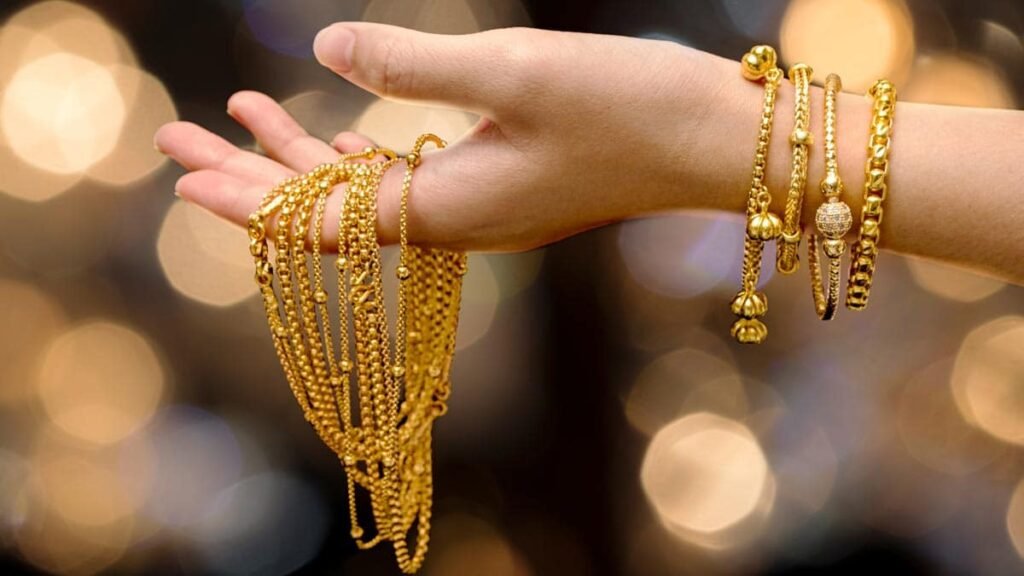Gold Price: सोना लेने जा रहे हैं?, दिवाली से पहले कितना है सोना चांदी का रेट जानिए